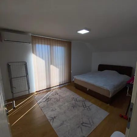 度假居 Dina